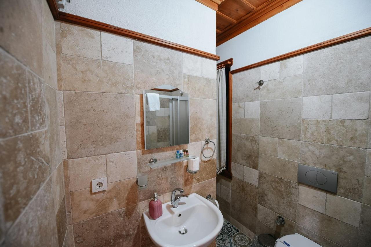Otel Manolian Sirince Селчук Екстериор снимка