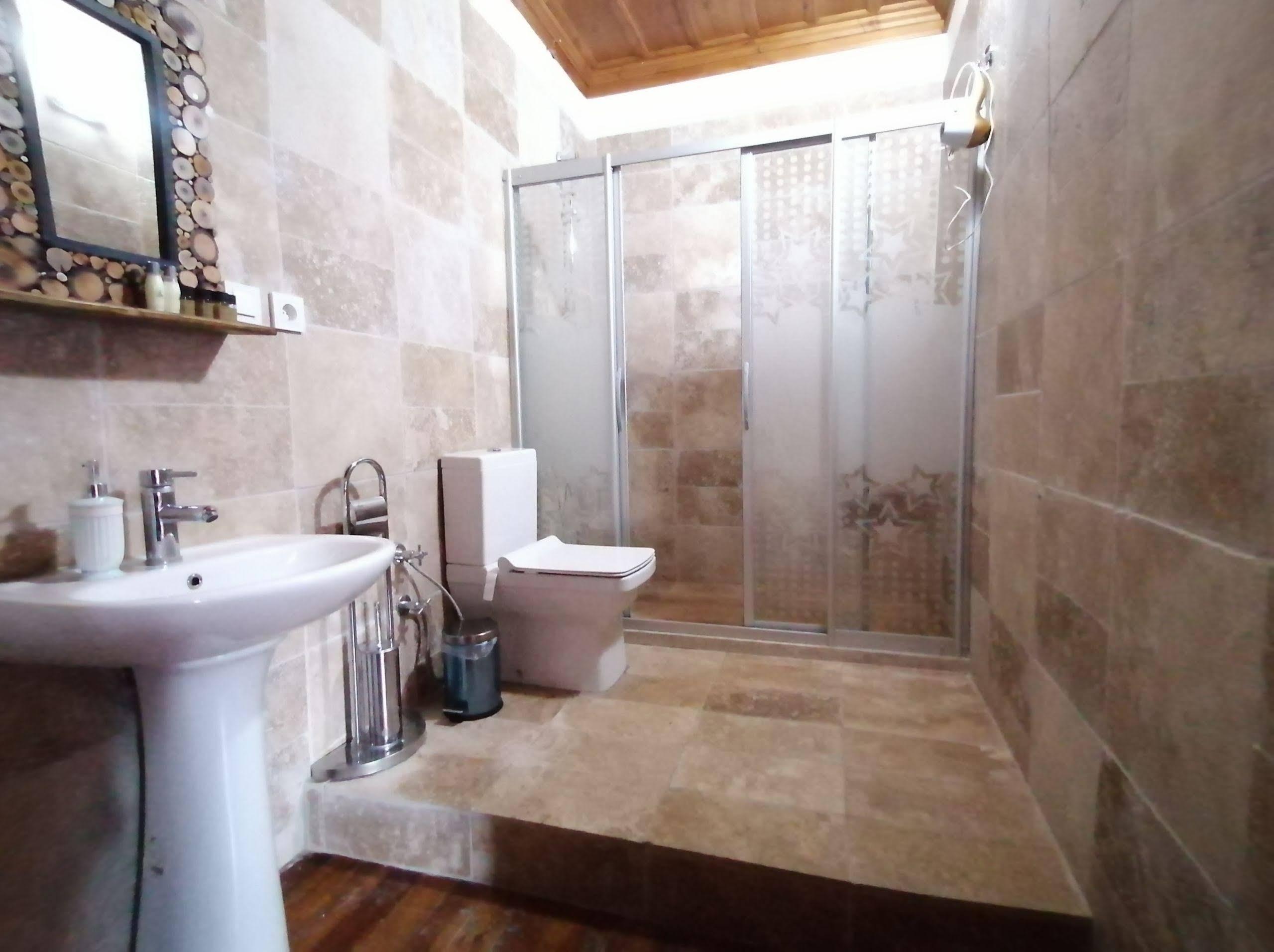Otel Manolian Sirince Селчук Екстериор снимка