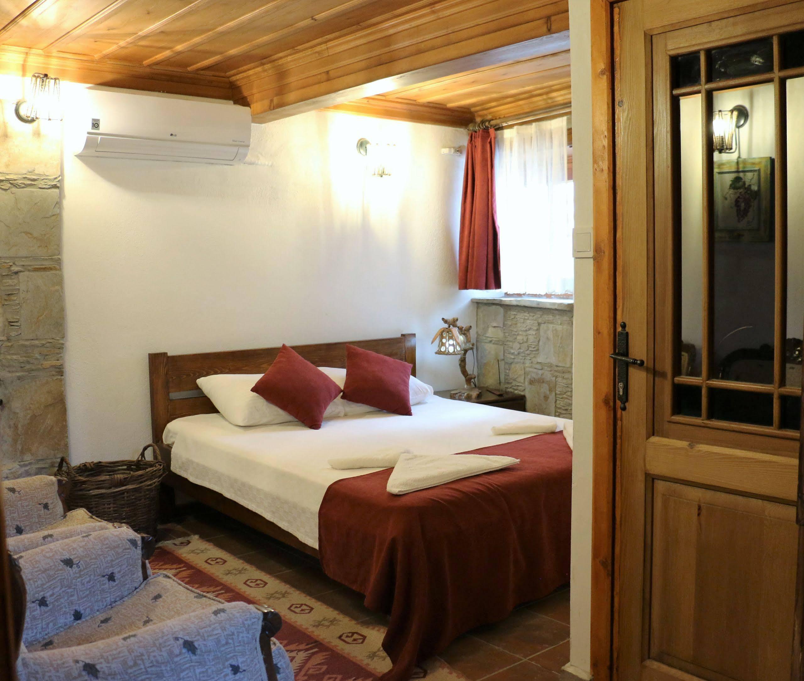 Otel Manolian Sirince Селчук Екстериор снимка