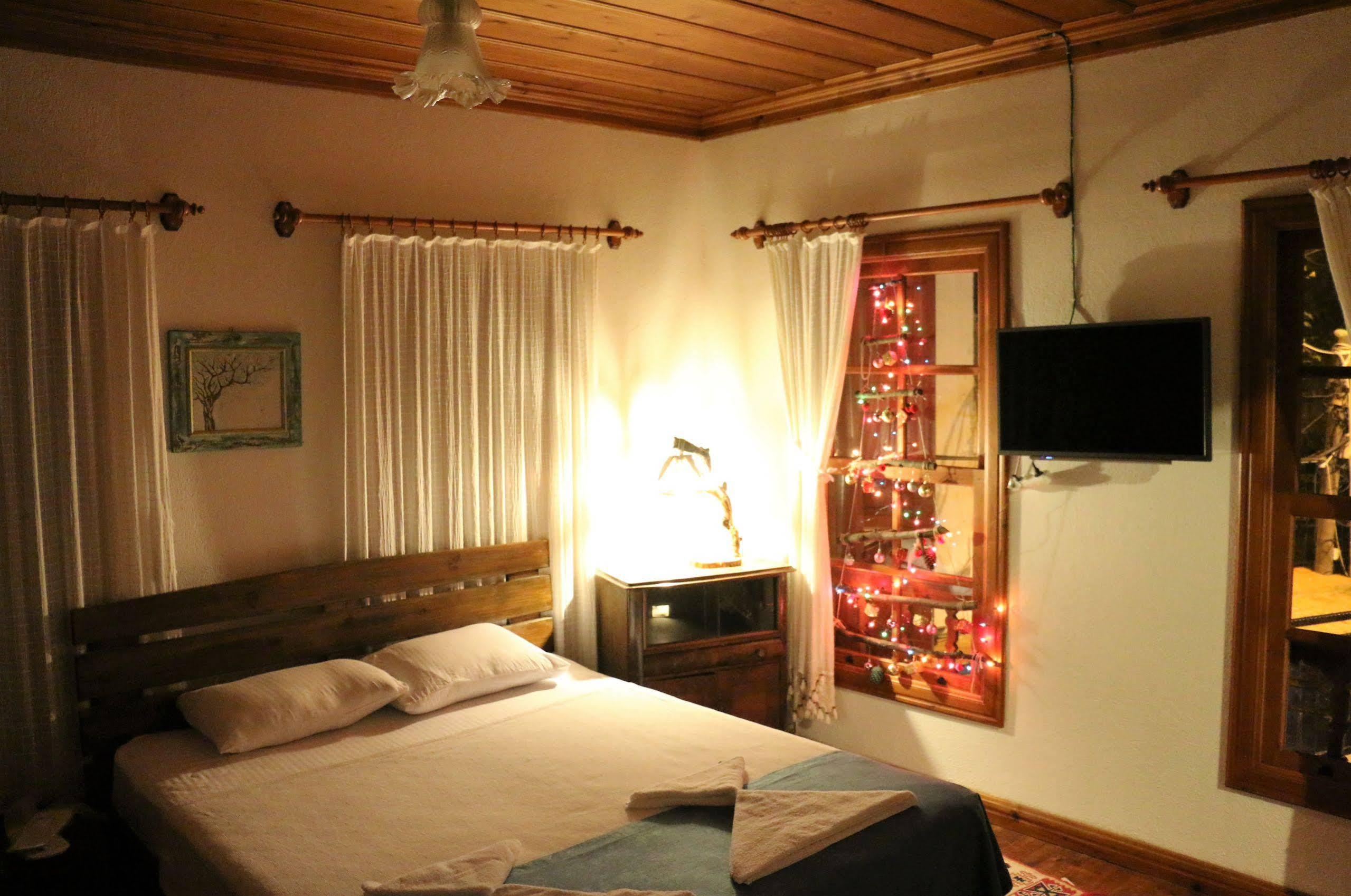 Otel Manolian Sirince Селчук Екстериор снимка