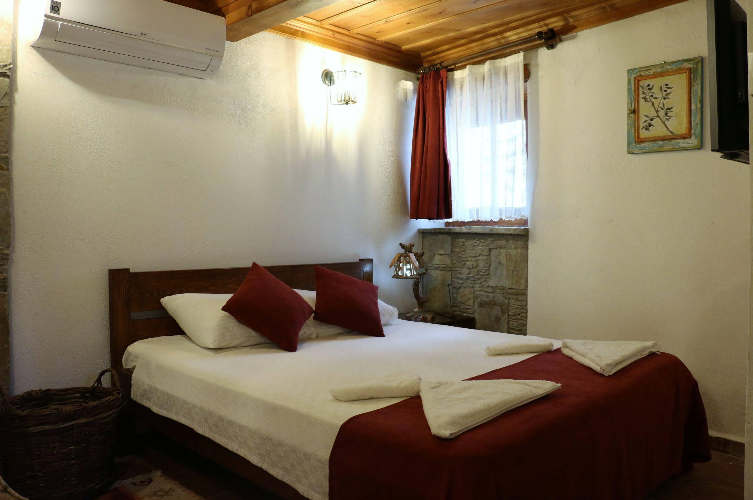 Otel Manolian Sirince Селчук Екстериор снимка